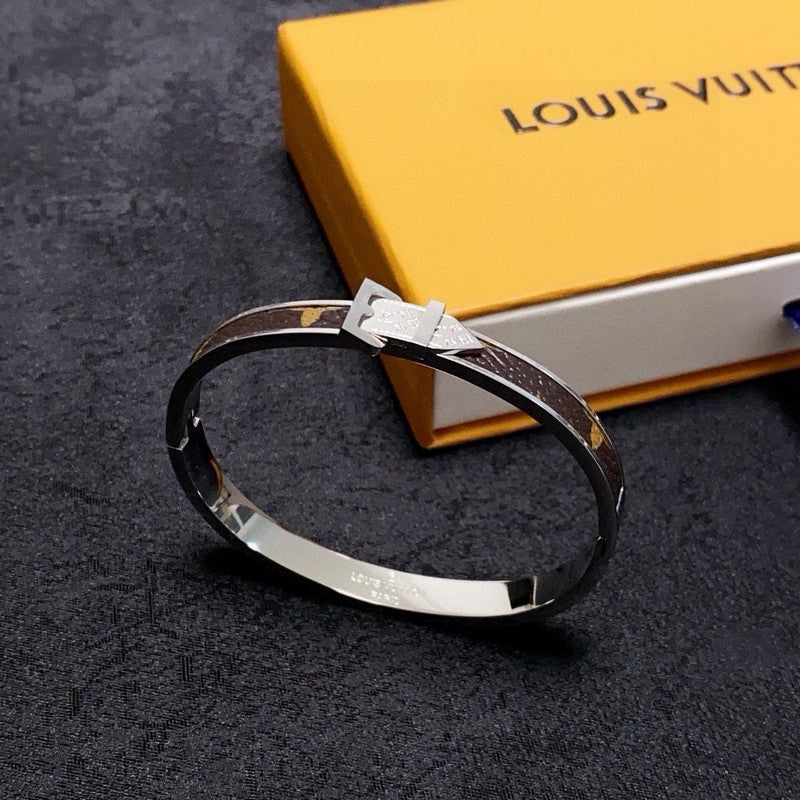 18K Louis Vintage White Gold Bracelet