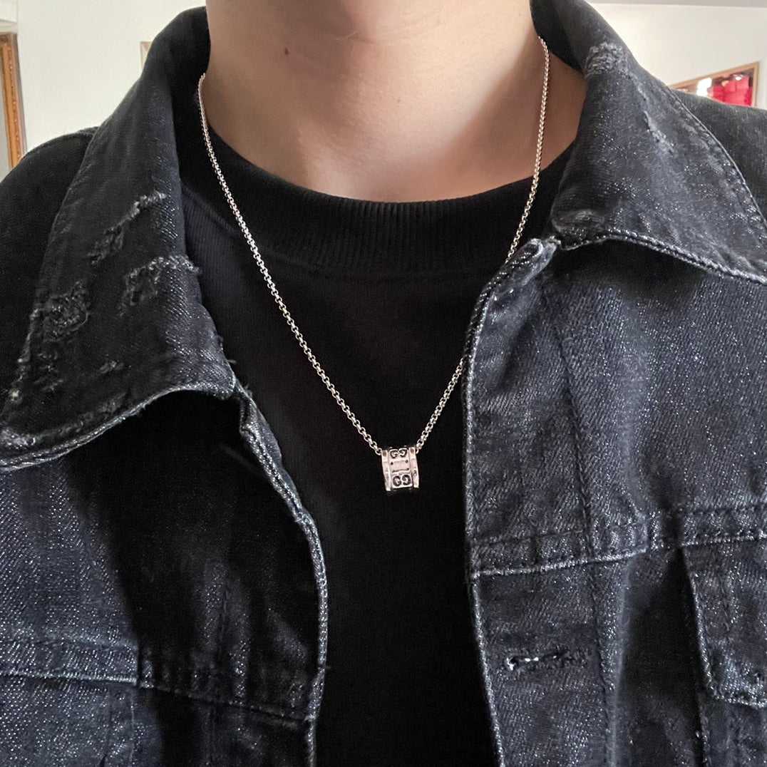18K GG Icon Twirl Necklace