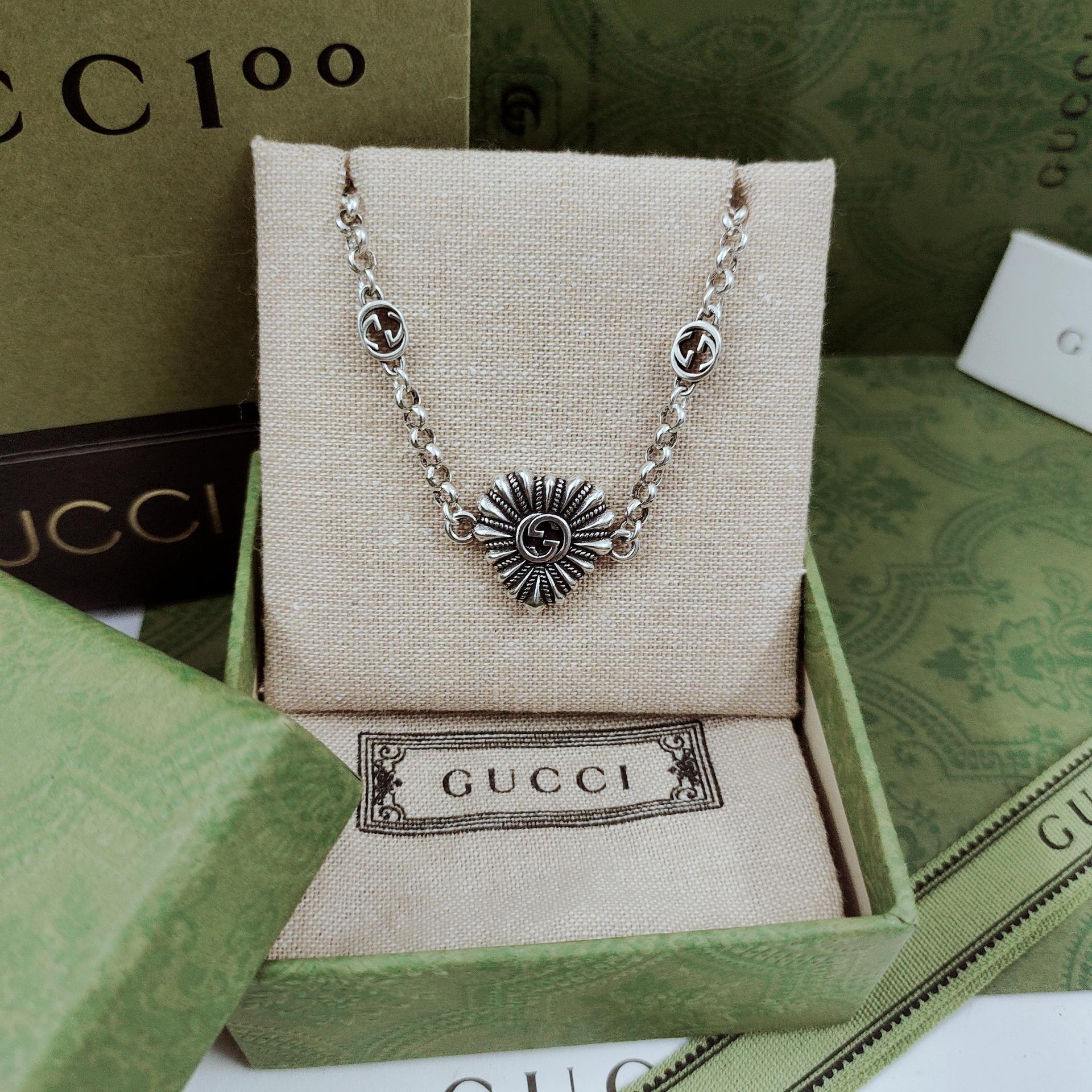 GG Interlocking G Heart Necklace