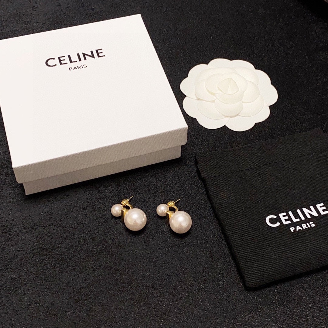 18K Triomphe Pearl Earrings