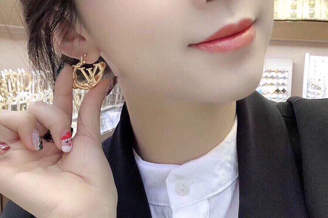 18K Louis Garden Louise Hoop Earrings