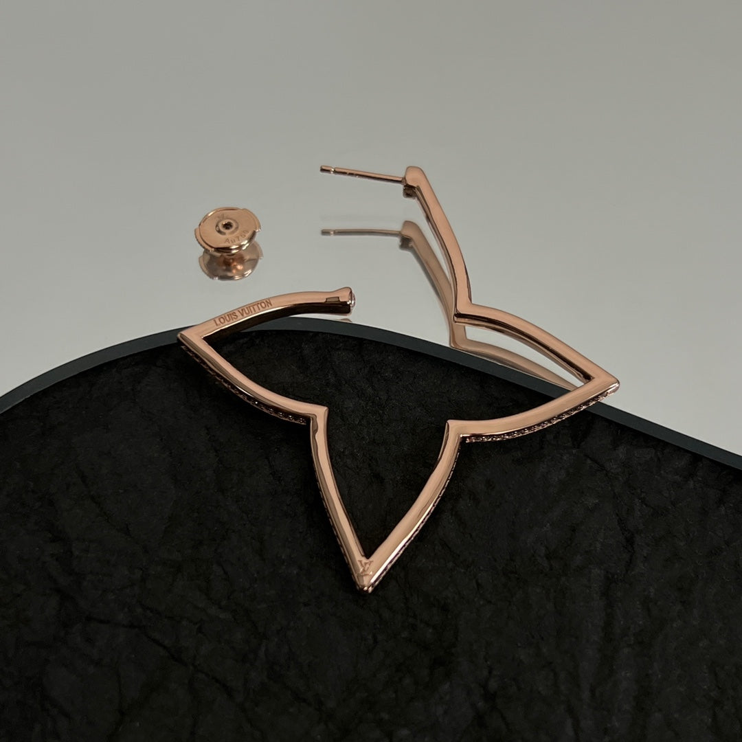 18K Louis Debuts Blossom Earrings