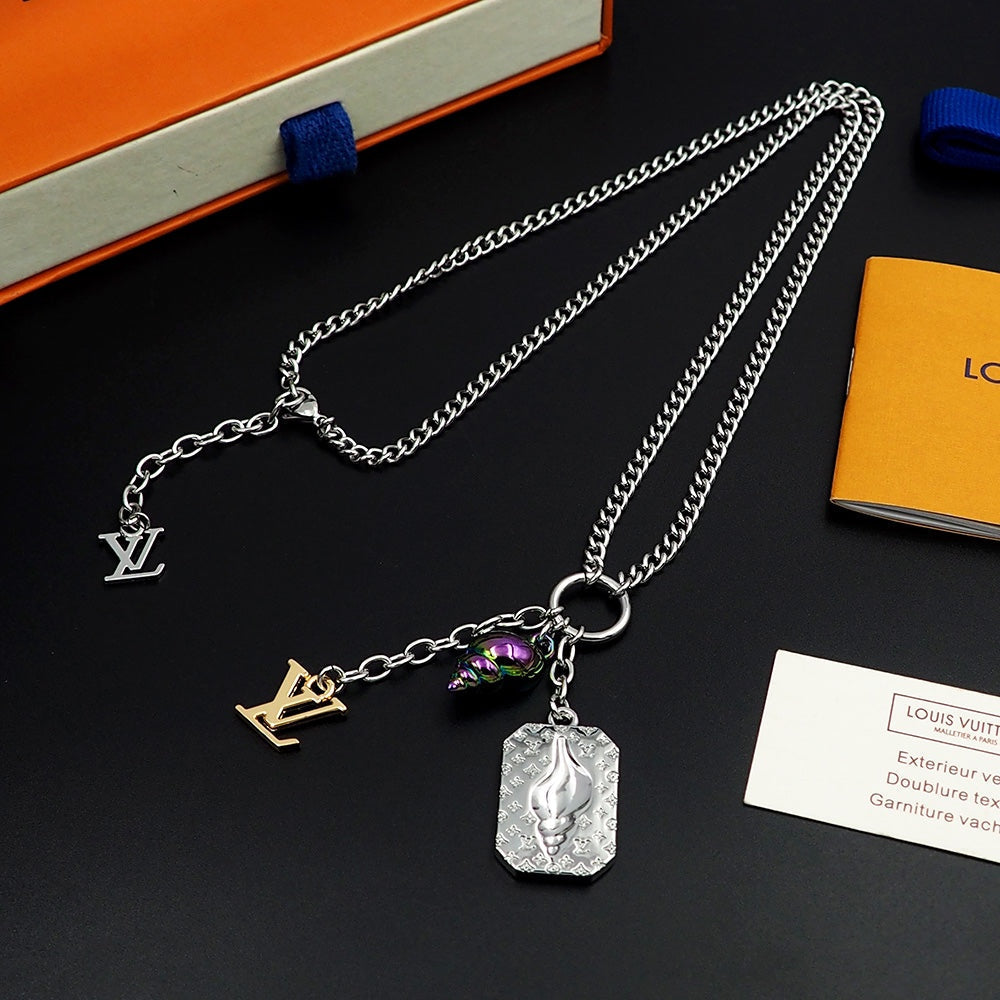 18K Louis Shell Necklace